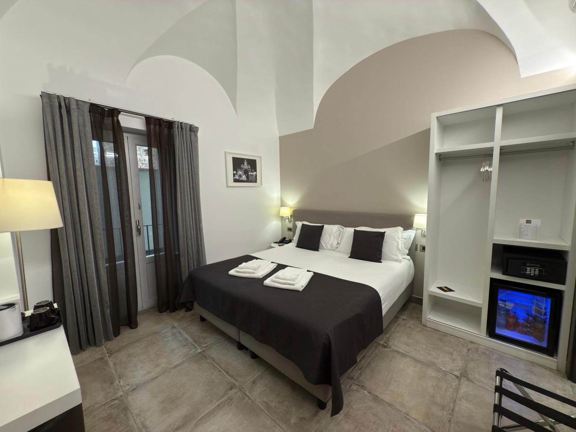 Etnea 454 Catania Luxury Rooms ภายนอก รูปภาพ