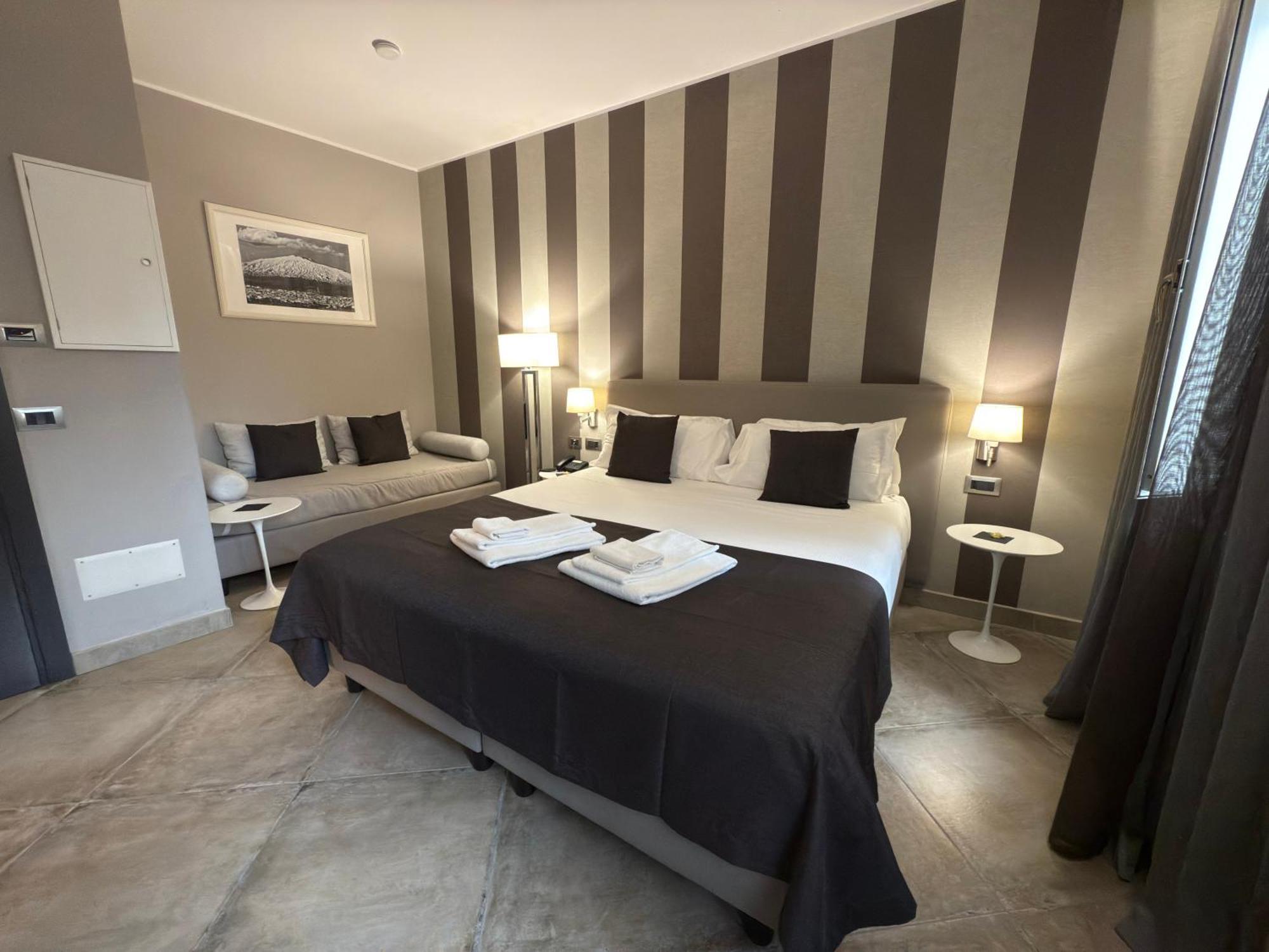 Etnea 454 Catania Luxury Rooms ภายนอก รูปภาพ